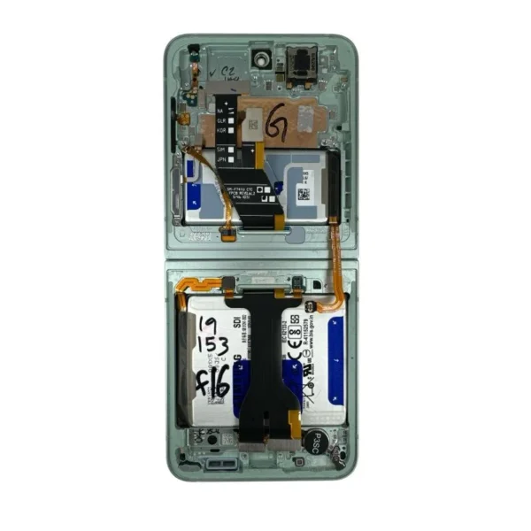 Samsung Galaxy Assemble For Flip 6 ( Silver ) : Pulled ( Grade A )